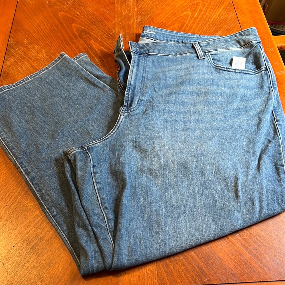 High-Waisted Loose Jeans. Old Navy size 26-short.